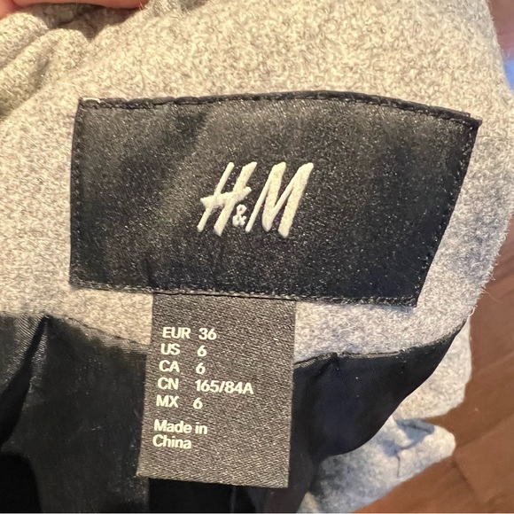 H&M cute grey coat - Picture 3 of 3